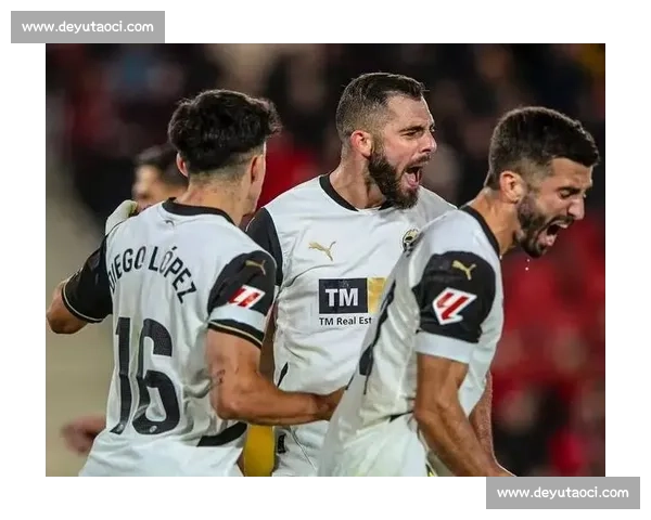 巴伦西亚主场迎战曼联 争夺欧冠席位关键之战即将上演